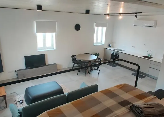 No 60, 3Rd Floor, Centrally Located, Fully Equipped Studio Apt