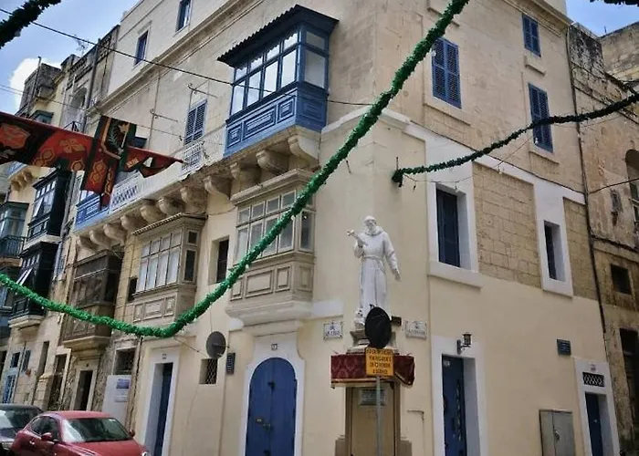 No 60, 3Rd Floor, Centrally Located, Fully Equipped Studio Apt